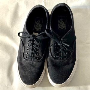 Vans Classic Black Lace-up